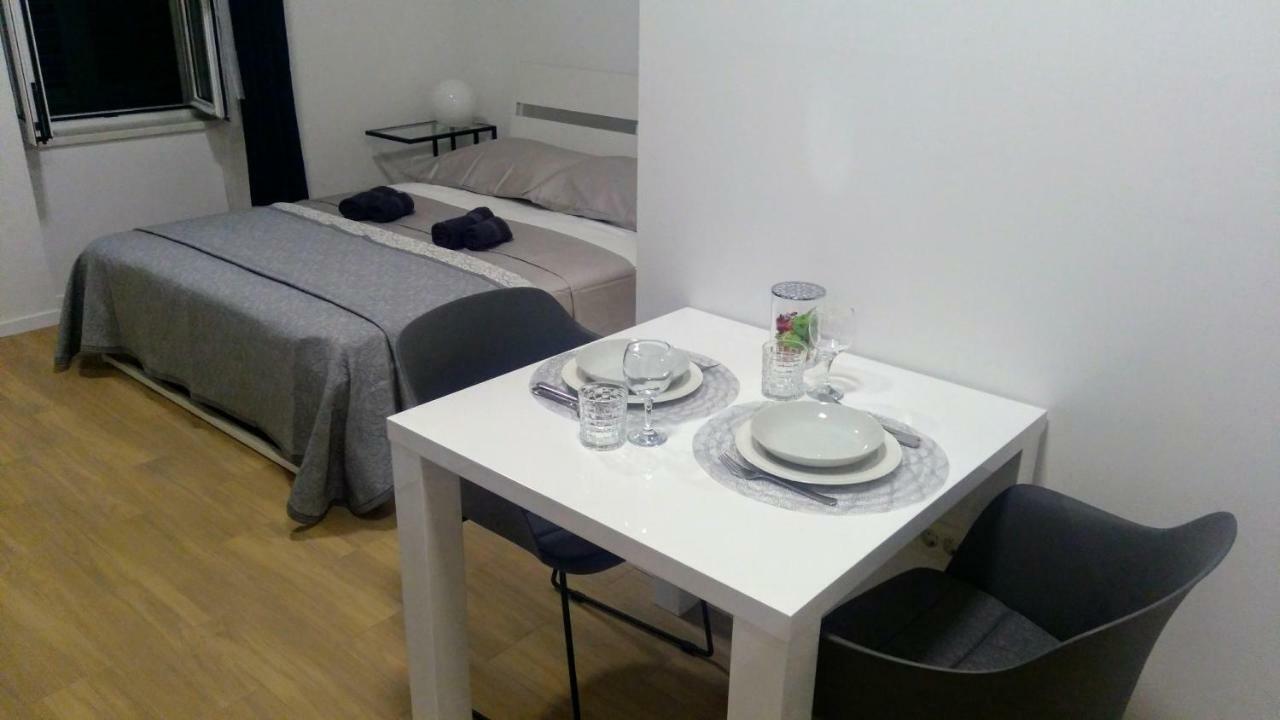 Готель Studio Apartman Adris Шибеник Екстер'єр фото